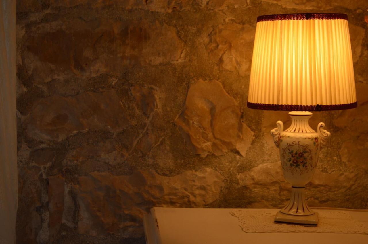 Visilo Stone House Villa Pucisca Eksteriør bilde
